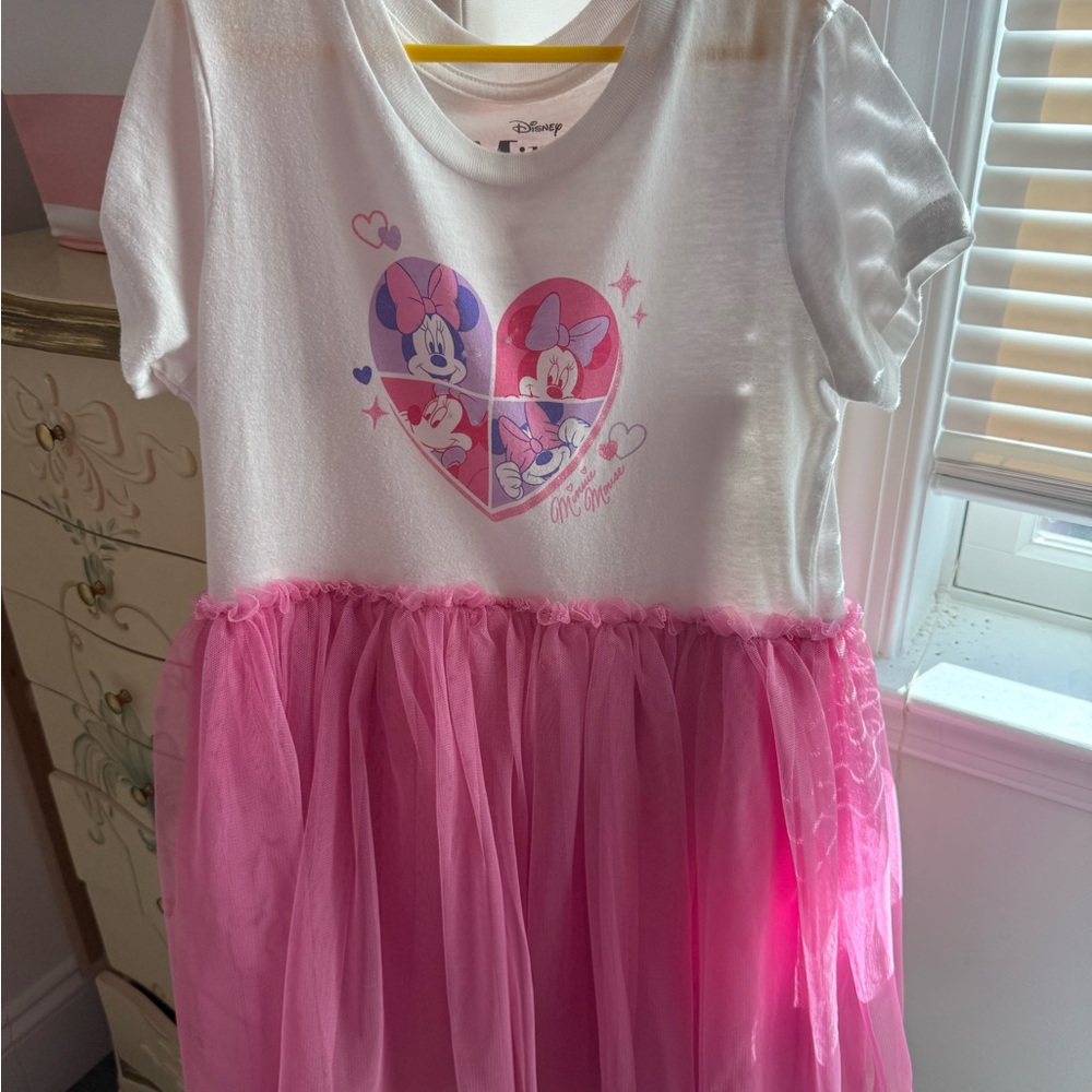 Disney Minnie Mouse White and Pink Graphic Tee